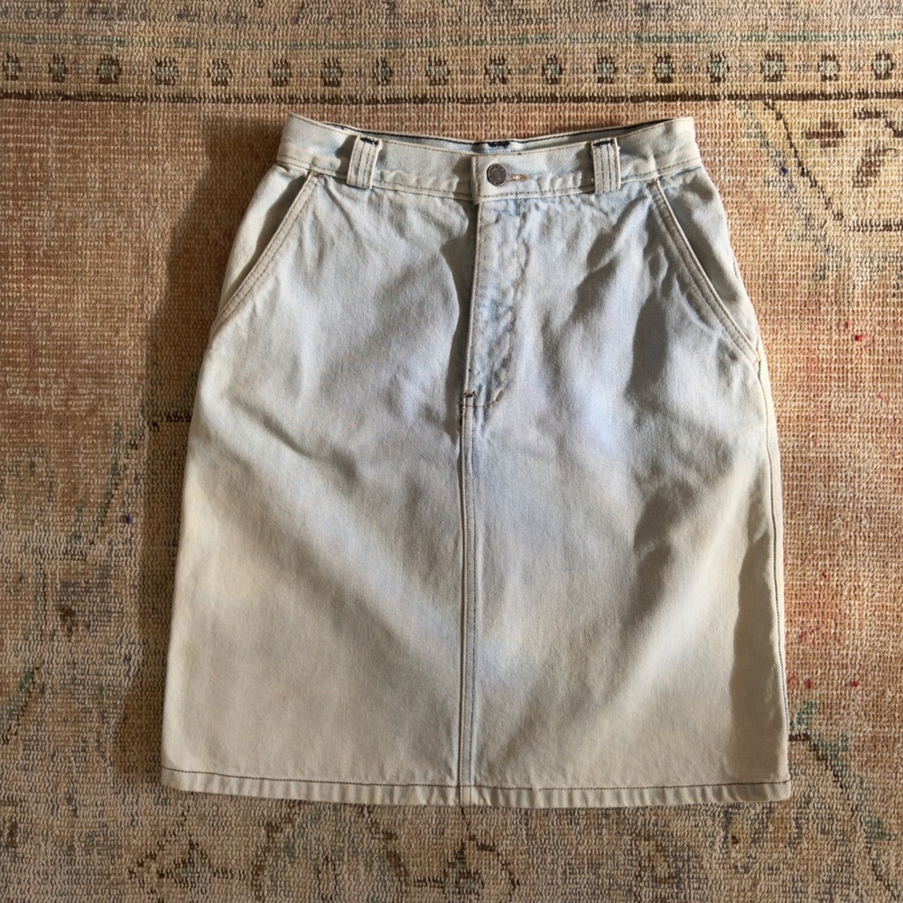 Vintage Calvin Klein Light Wash Denim Skirt High Waisted Blue Size 9 90s Classic